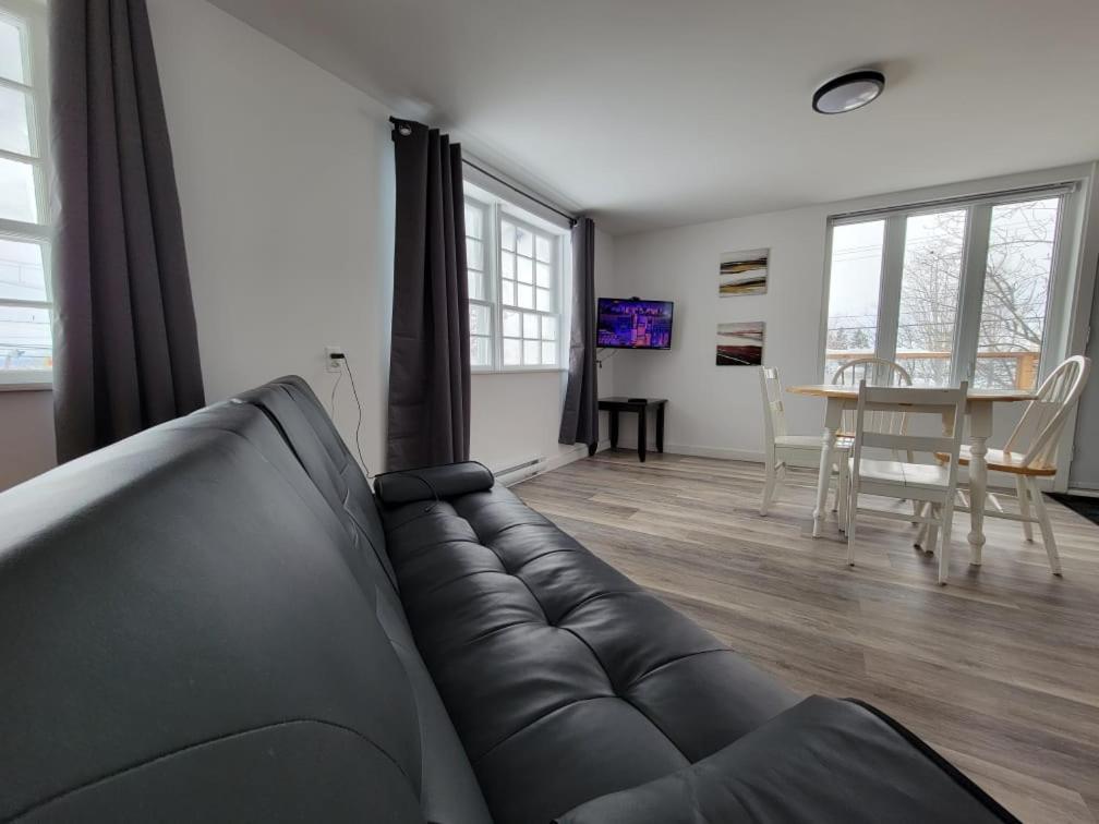 Aux 4 Vents - Auberg'Inn Carleton-sur-Mer Exteriör bild