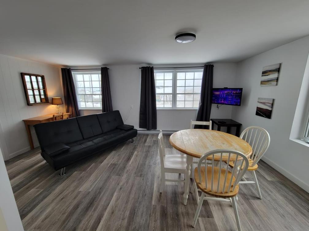 Aux 4 Vents - Auberg'Inn Carleton-sur-Mer Exteriör bild
