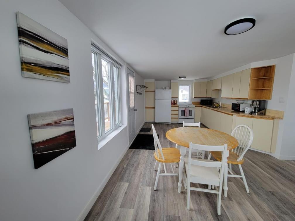 Aux 4 Vents - Auberg'Inn Carleton-sur-Mer Rum bild