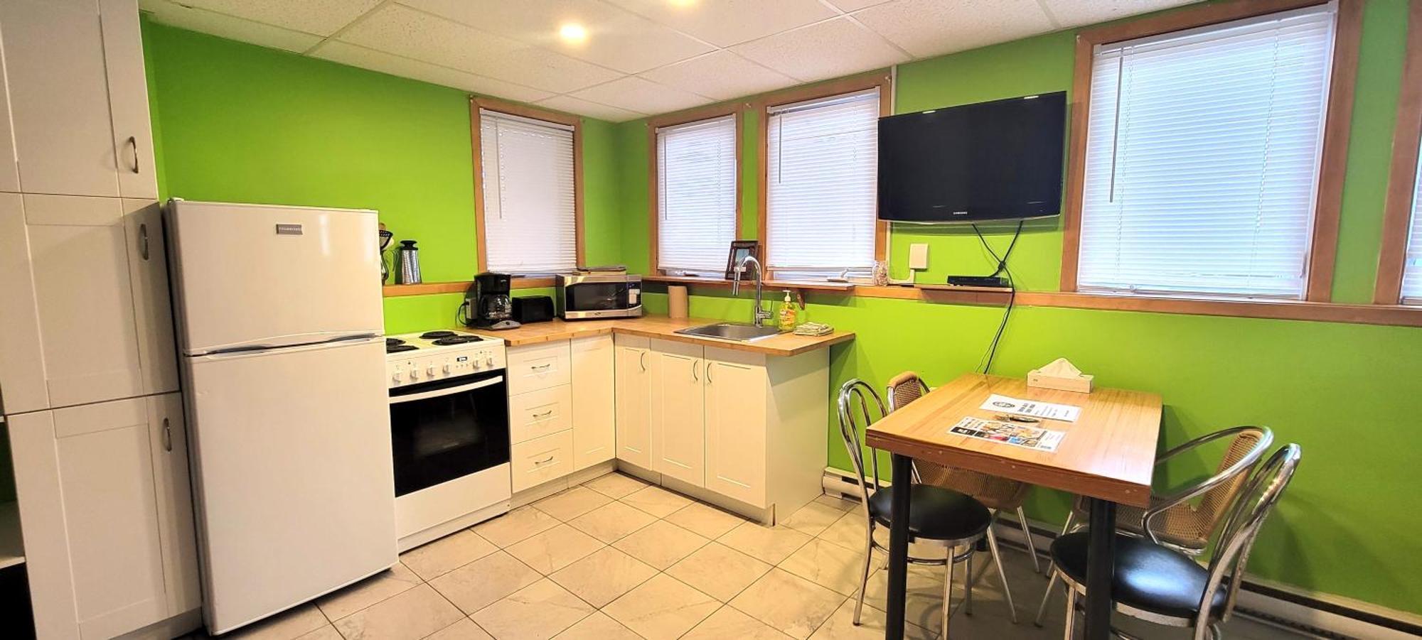 Aux 4 Vents - Auberg'Inn Carleton-sur-Mer Rum bild